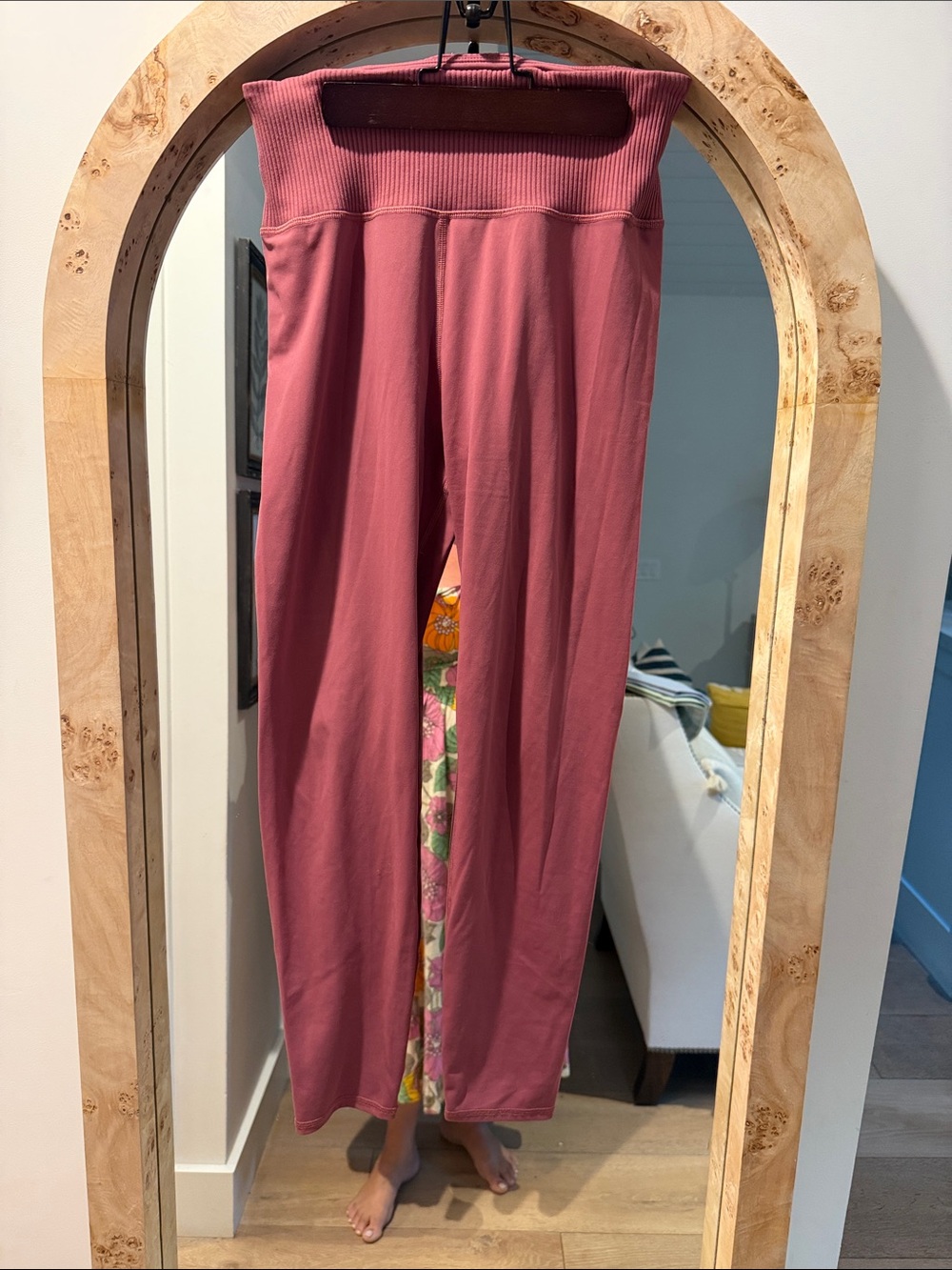 Vuori Yoga Lounge Pants Leggings in Dusty Rose l/xl